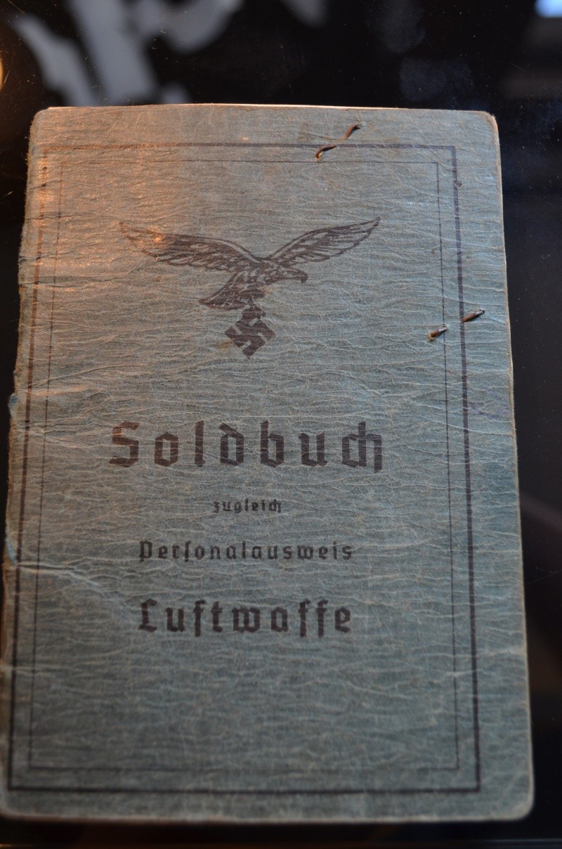 Soldbuch Luftwaffe assez sympas  Dsc_0318
