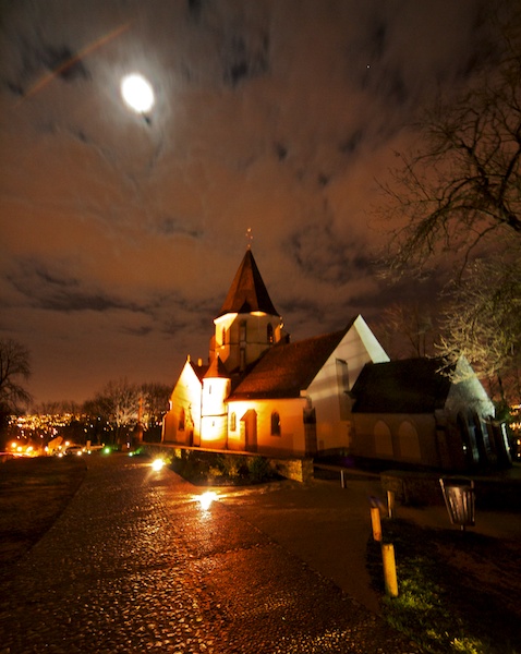 église à la nuit. St_ber13
