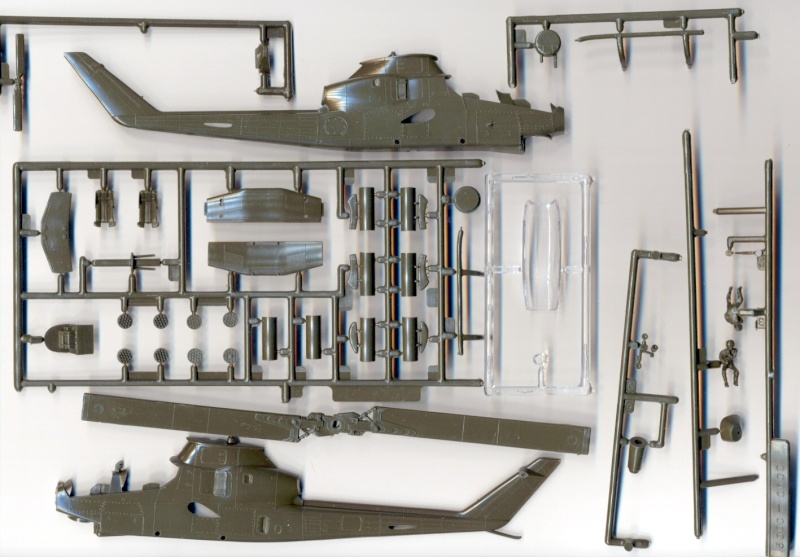 [MONOGRAM] BELL AH-1 HUEY COBRA 1/72ème Réf 5000 Ah-1_m13