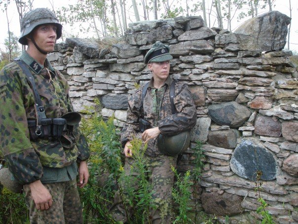 Photos Reconstit Waffen SS - été N5045714