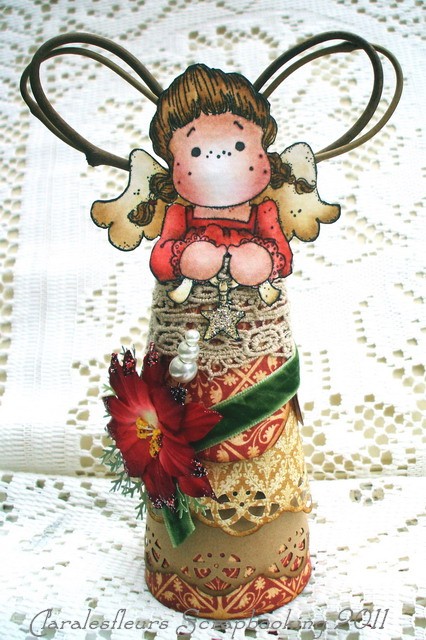 23 Décembre - Deux créations dont un ange Magnolia et un sac cadeau... Clara308