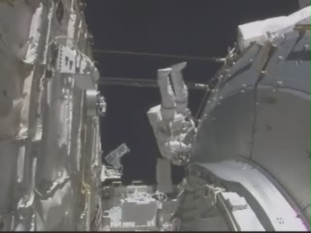 [STS-124 / ISS 1J] : EVA 1 - Page 2 209_7318