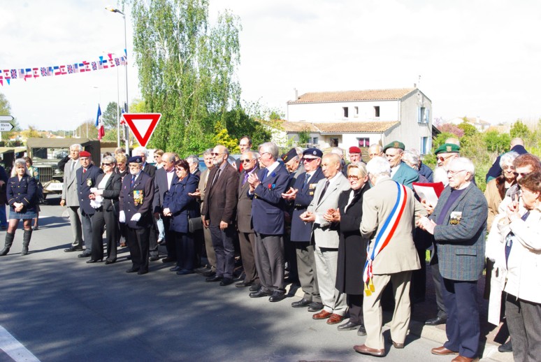 LIBÉRATION DE L'ILE D'OLERON AVEC LA PARTICIPATION DE LA SECTION DES VOLONTAIRES DE LA CHARENTE MARITIME ET MONSIEUR Daniel AUBRIERE SON PRÉSIDENT Imgp9511