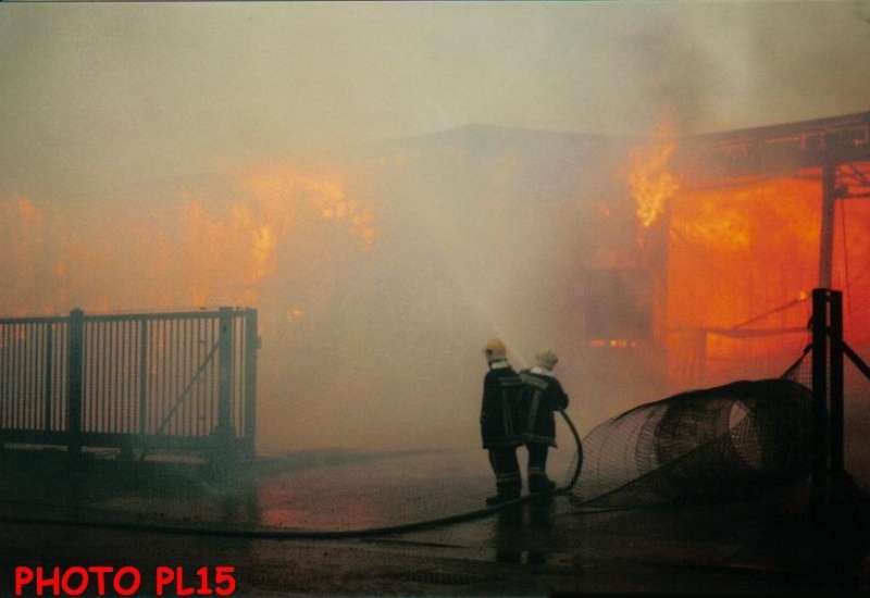 Incendie usine de palettes à Herve Battice le 25/12/2000 29210