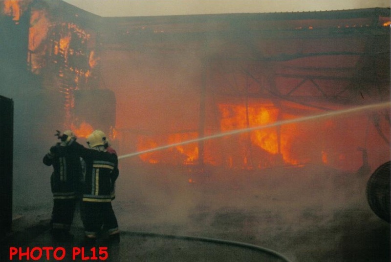 Incendie usine de palettes à Herve Battice le 25/12/2000 30010