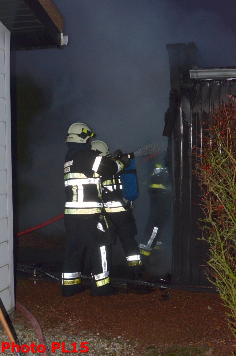 lontzen : feu de garage 28/11/2012 ( + photos )  Dsc_1010