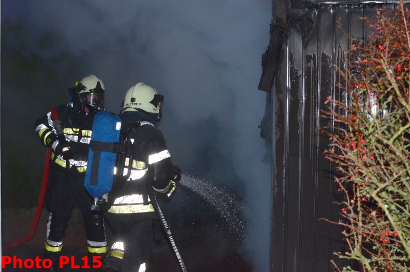 lontzen : feu de garage 28/11/2012 ( + photos )  Dsc_1012