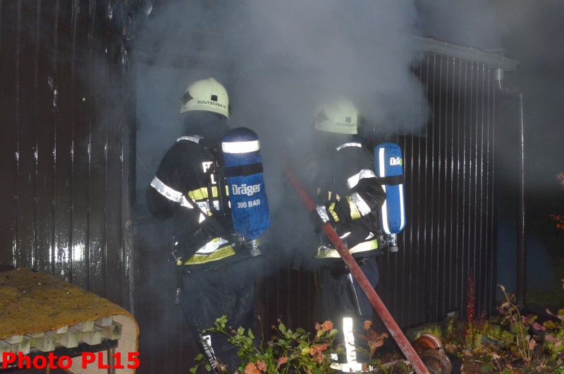 lontzen : feu de garage 28/11/2012 ( + photos )  Dsc_1016