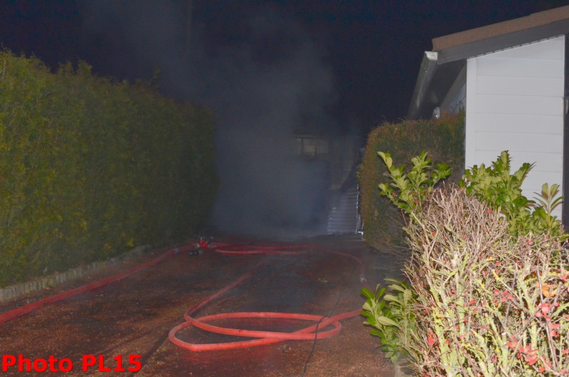 lontzen : feu de garage 28/11/2012 ( + photos )  Dsc_1018