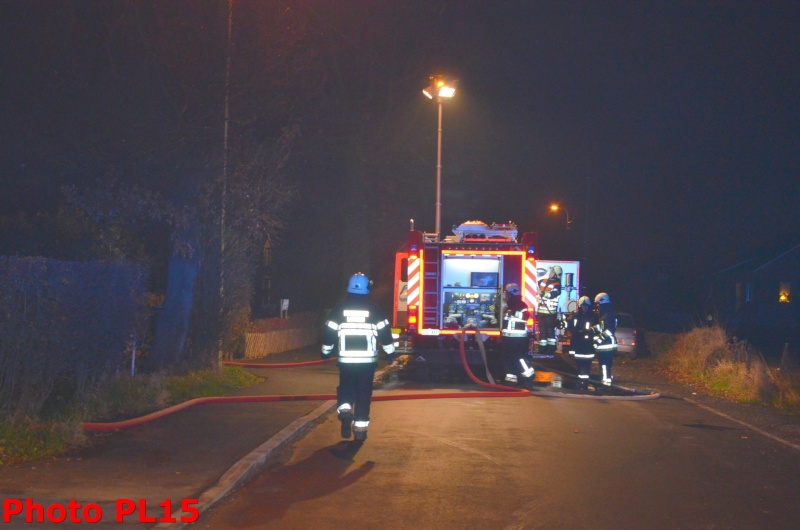 lontzen : feu de garage 28/11/2012 ( + photos )  Dsc_1019