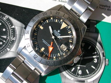 J'ai succombé car je trouve qu'elle ressemble à une Rolex Explorer II, mais ce n'en est pas une, ne vous moquez pas. 20032010