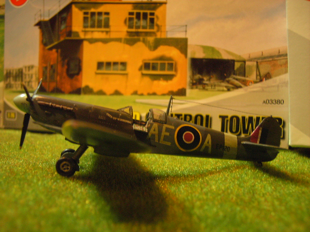 SPITFIRE Mk V 1/72 revell Pict5322