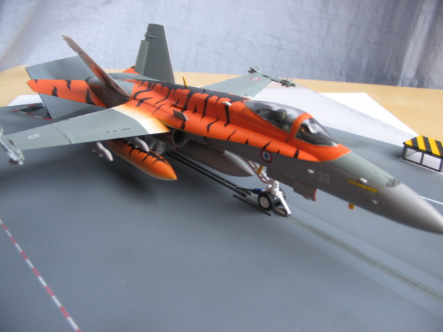 F/A-18 C (FN) - Paru dans Replic!!!!! Img_3321