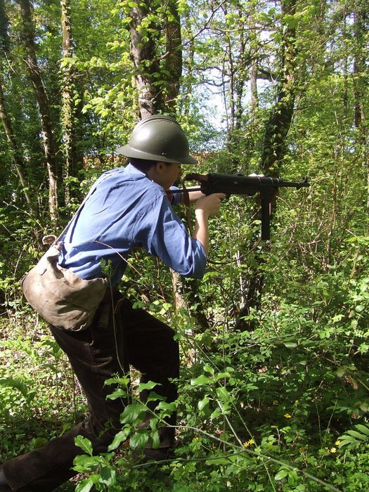 maquisards - Maquisards en juin 1944 Tn_dsc23