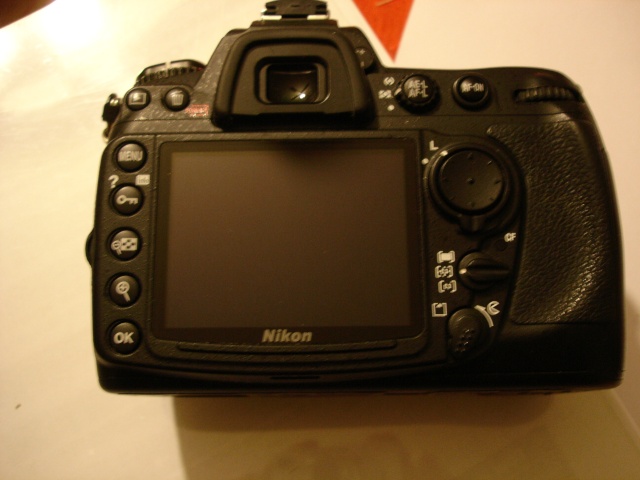 VENDU Nikon D300 boitier nu avec nombreux accessoires. 28112011