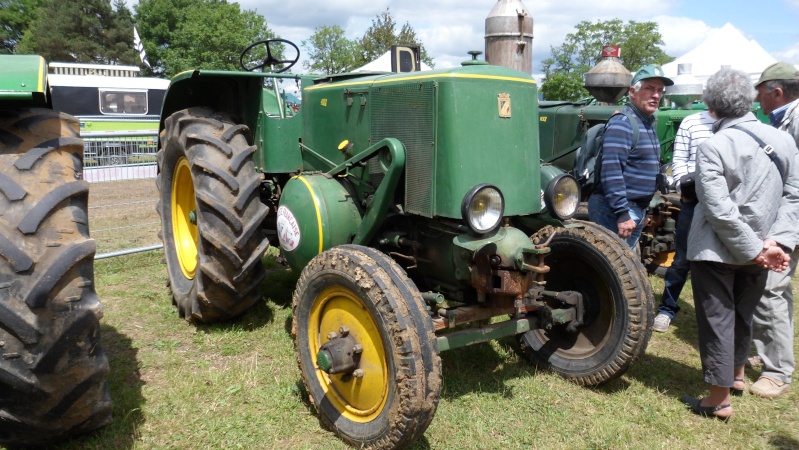 La locomotion en fête: machines agricoles et automobiles Sam_0328