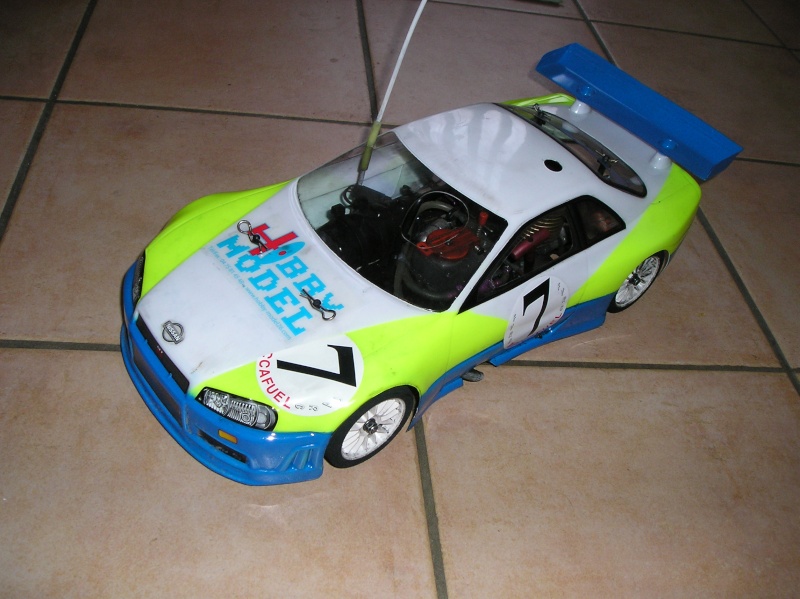 Kyosho 1/10 piste thermique Photo108