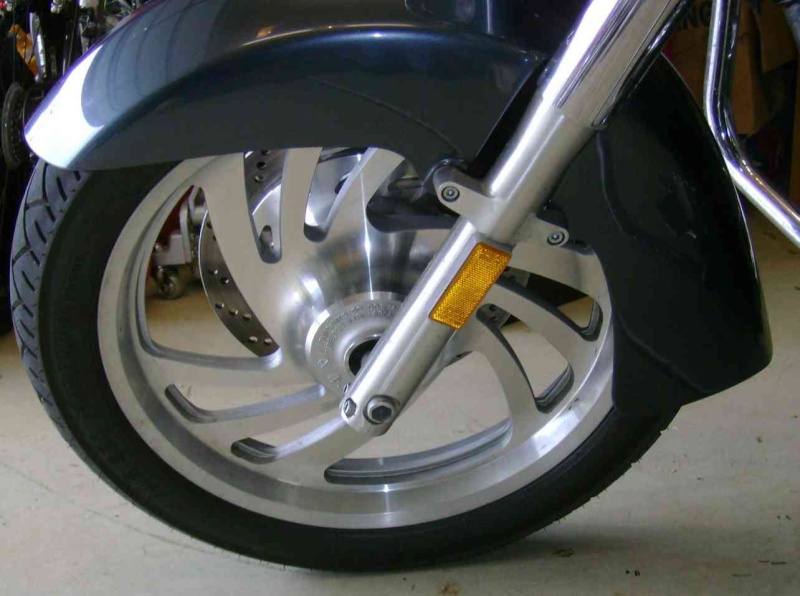 Front Tires & Wheels 1300c_12