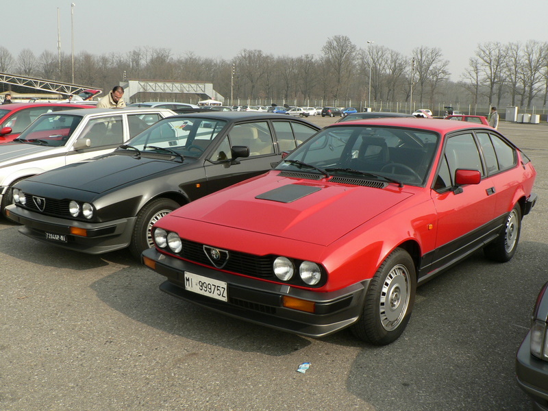Les Alfa Italiennes ne rouillent pas! (vue sur le CARB) P1060712