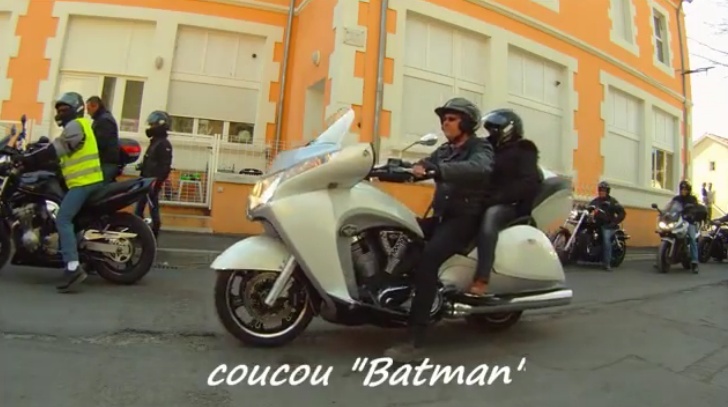 Il est partout notre BATMAN Lol10