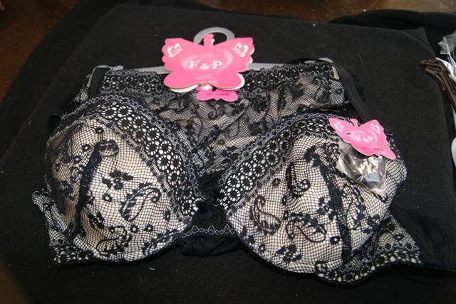 Vente de lingerie  Dsc03651