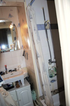 mini salle de bain chez uranie : changement de lavabo et nouvelle déco help ! Sdn210