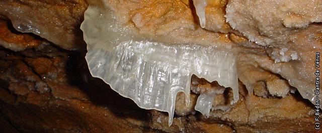 Les grottes du Monde illustrées avec Google Earth - Page 2 Antre_10