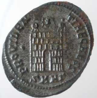 AE2 de Constantino II (PROVIDENTIAE CAESS) P7150513
