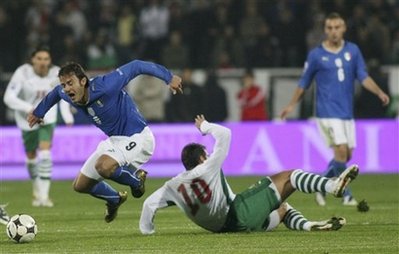 إيطاليا تخرج بالتعادل أمام بلغاريا(شاهد صور المباراة) Capt_a10
