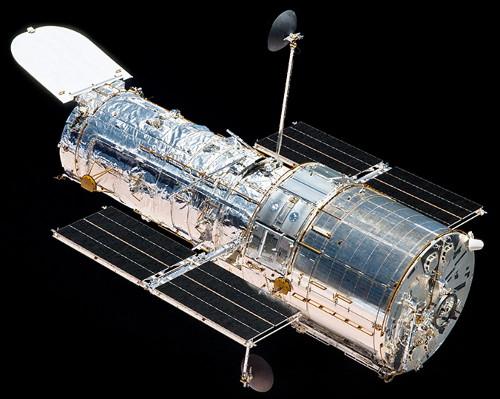 Télescope spatial Hubble 25_lg_10