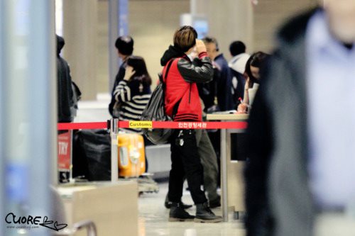 [12.03.2012] L.Joe, Niel et ChangJo à l'aéroport d'Incheon 41985210