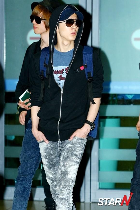 [09.04.2012] TEEN TOP à l'aéroport d'Incheon 53228510