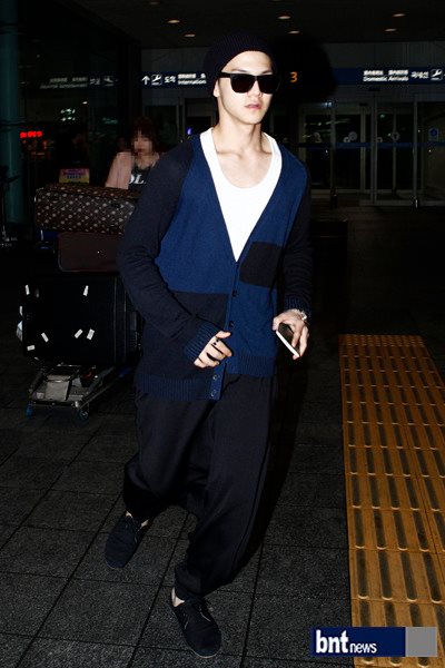 [09.04.2012] TEEN TOP à l'aéroport d'Incheon 54976710