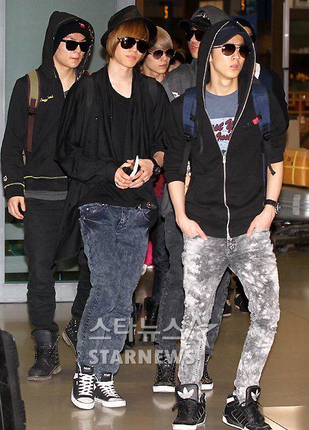 [09.04.2012] TEEN TOP à l'aéroport d'Incheon 55787710