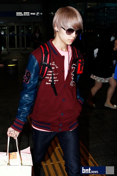 [09.04.2012] TEEN TOP à l'aéroport d'Incheon 56038110