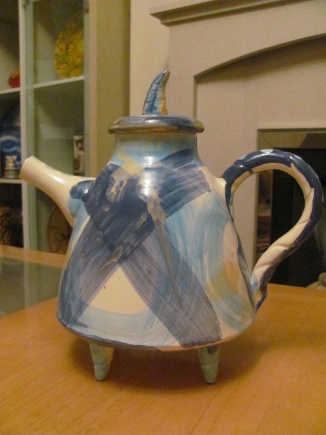 Studio Teapot with feet, signed Kull? 2004  03111