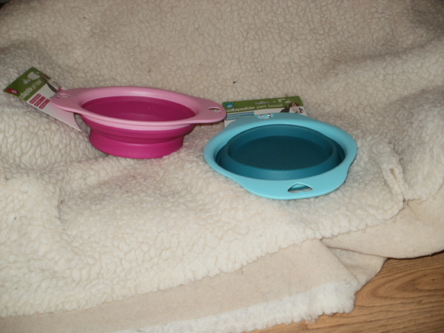 SINGLE COLLAPSABLE PINK TRAVEL BOWL 39710