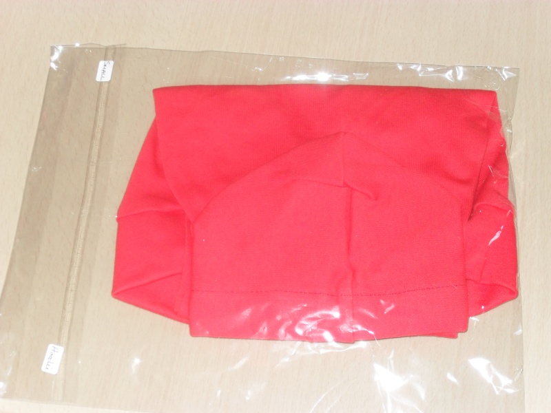 Red Hoodie - Size Small - KISSIBOO Auctio18