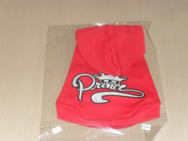 Red Prince Hoodie - Size XSmall - KISSIBOO Auctio24