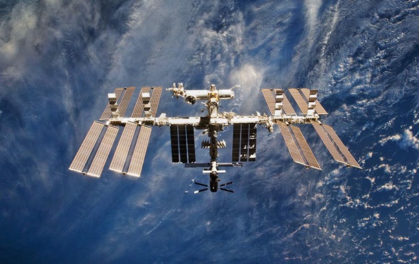Космонавт с МКС заснял НЛО 25359110