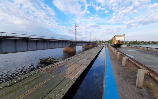 Обвал моста в Днепропетровской области: установлена понтонная переправа 53535_10