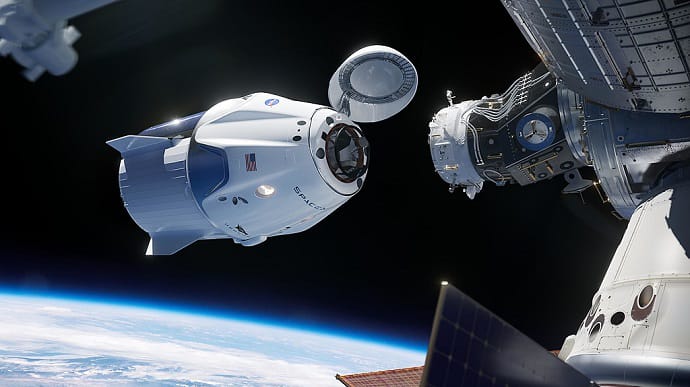 Космический корабль SpaceX Crew Dragon доставили на космодром NASA C3670510