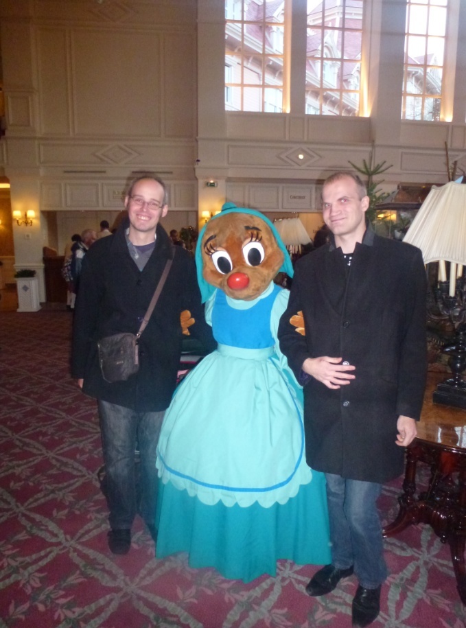 Photos avec les Personnages Disney - Page 6 Disney14