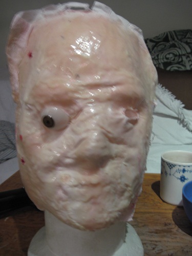 Essai de réalisation d'un masque de zombie Img_3010