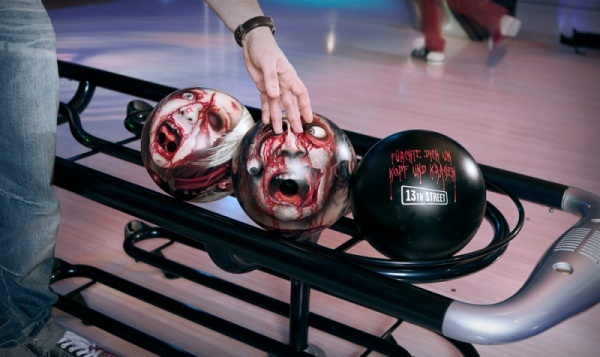 [otaku] bowling zombie pour 13eme rue 13th-s10