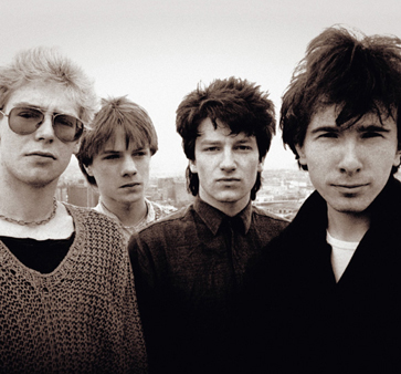 Ayer hizo 35 años desde que U2 se fundarán como banda/25-09-76 U2-tee10