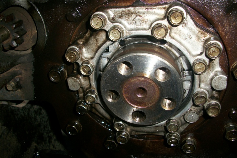 fuite huile moteur palier avant kubota G18 moteur D722 100_3212