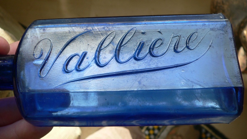 Bouteille de pharmacie 'Vallière' bleu cobalt! Vallie12