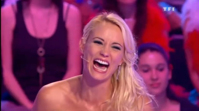 Elodie dans "le bal des 12 coups" le 14/07/2012 sur TF1 a 20H50 Scree189