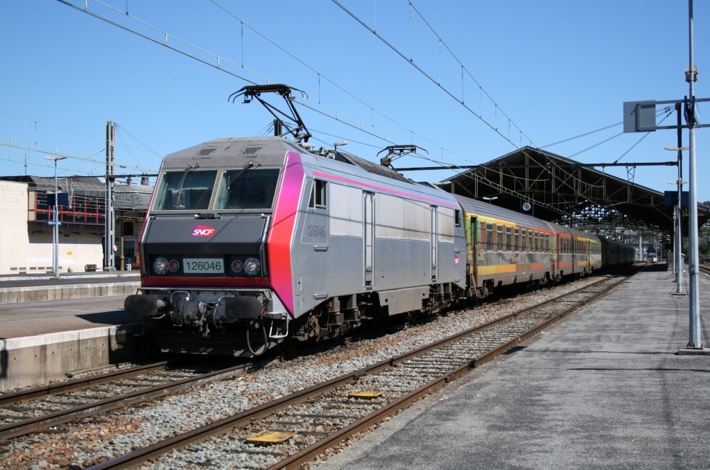 BB26000 : BB 126046 " Carmillon" sur le 3631  Paris-Port Bou à Montlaur (31)   Bb260412